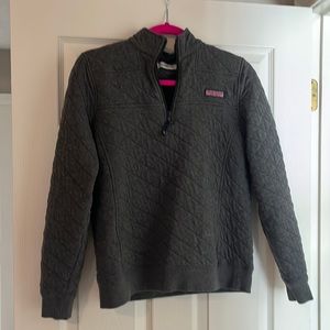 Vineyard vines quilted shep shirt half zip in dark grey